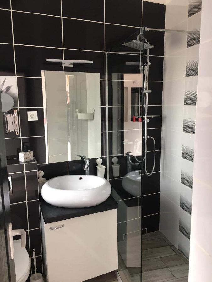 Cuki Apartmanok Dombóvár 外观 照片