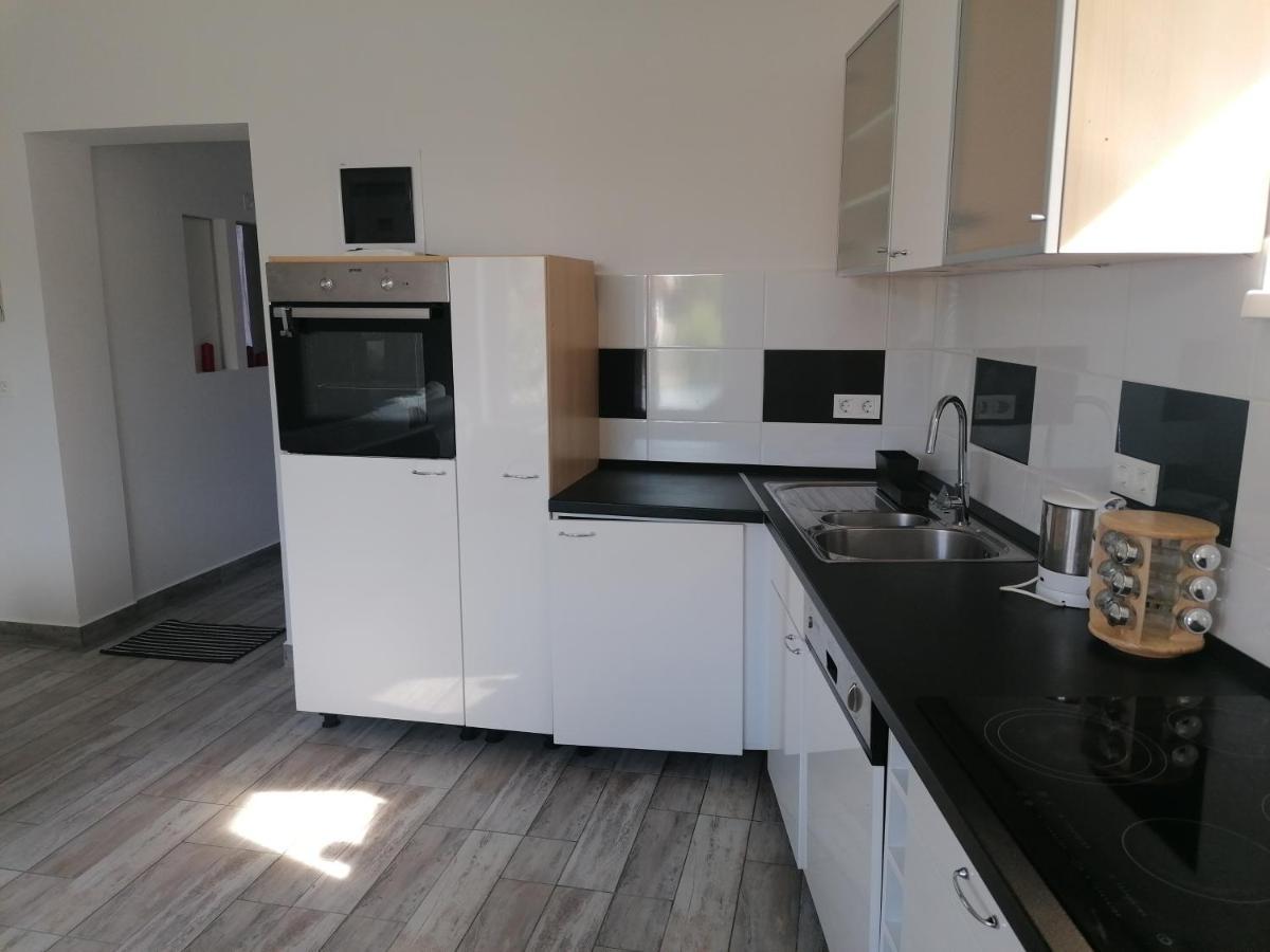 Cuki Apartmanok Dombóvár 外观 照片